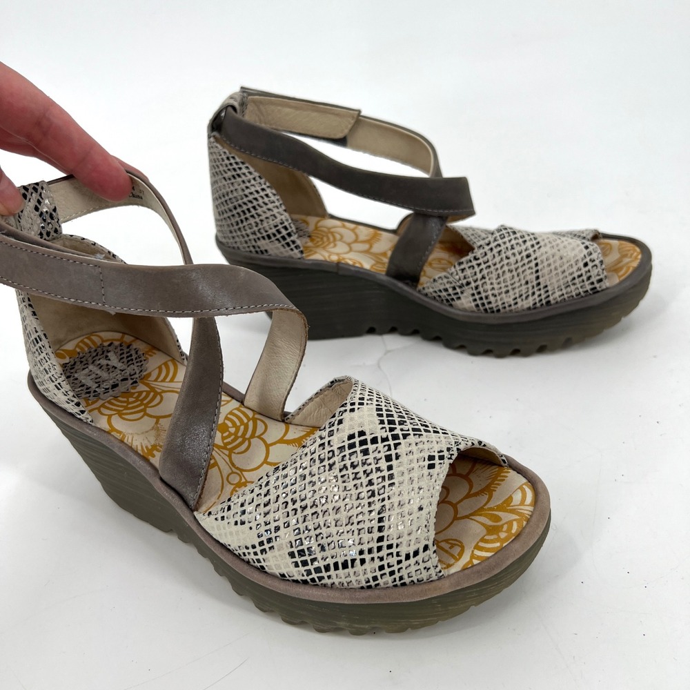 Fly London Snake Print Leather Wedge Sandals Size 6.5-7 Mobwife Animal Print‎ - Picture 2 of 13